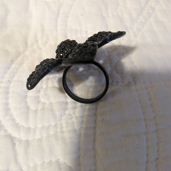 Flower ring - Picture 2 of 4